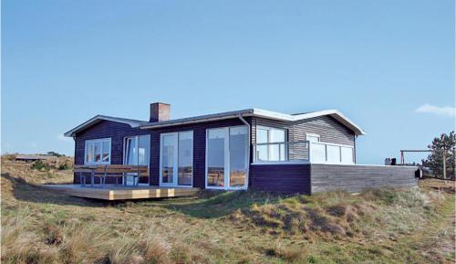 Three-Bedroom Vacation Home 