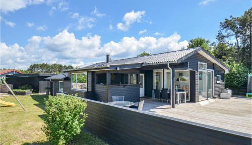 Three-Bedroom Holiday Home 