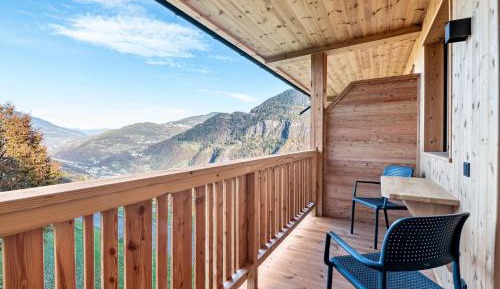 Superior One-Bedroom Apartment with Balcony