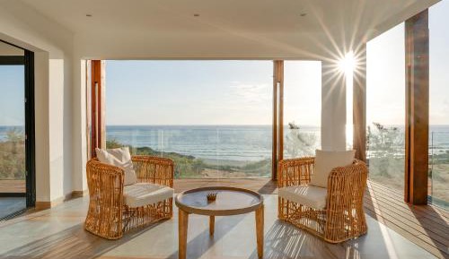 Apartment with Pool View 