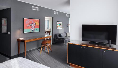Executive King Suite
