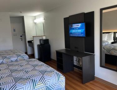 Queen Room with Two Queen Beds - Non-Smoking