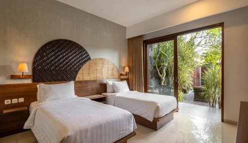 Double Room with Pool View
