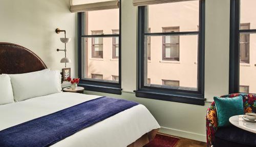 King Room with Courtyard View