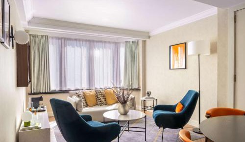 One-Bedroom Deluxe King Suite