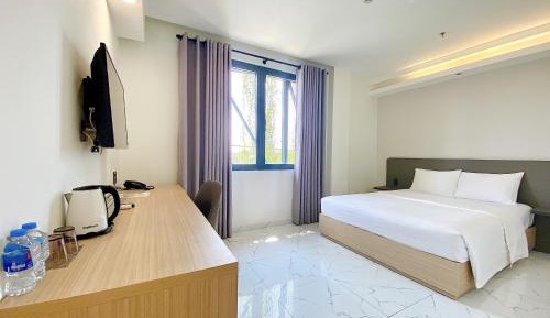 Standard Queen Room