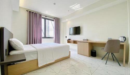 Deluxe Queen Room