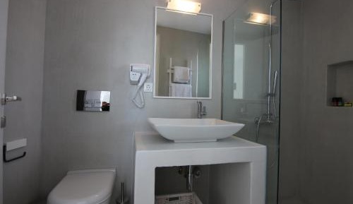 Superior One-Bedroom House