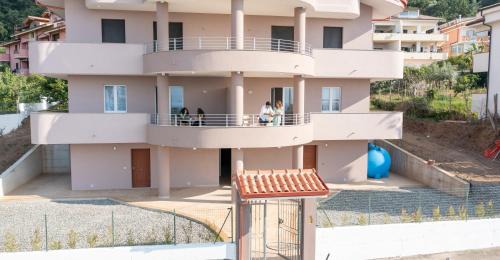 Apartment with Garden View