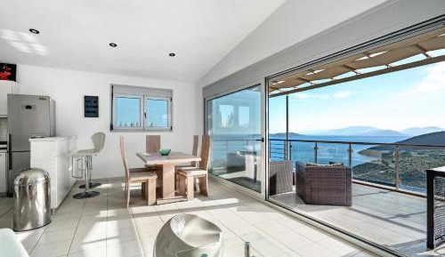 Villa with Sea View