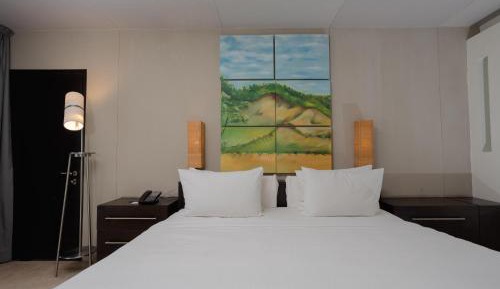 King Room with Pool View
