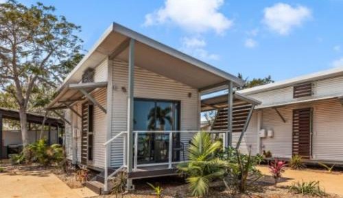 Deluxe Pool View Studio - Sleeps 2