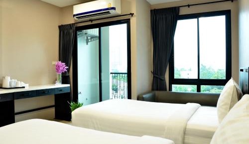 Superior Twin Room with City View