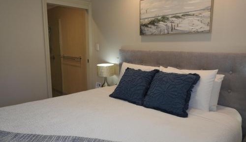 Bay View Apartment
