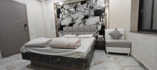 Deluxe Double Room (2 Adults + 1 Child)