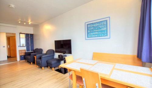 One-Bedroom Apartment with Sea View