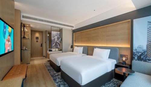 Twin Room with View
