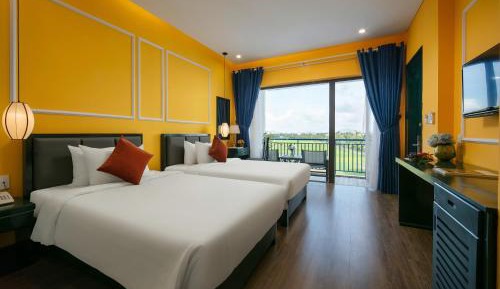 Deluxe Double or Twin Room with Pool View