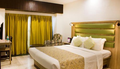 Deluxe Room with 15% Food and Beverage Discounts