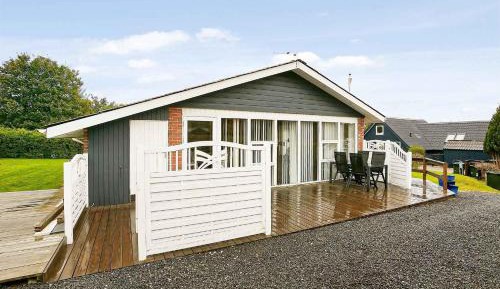 Three-Bedroom Holiday Home 