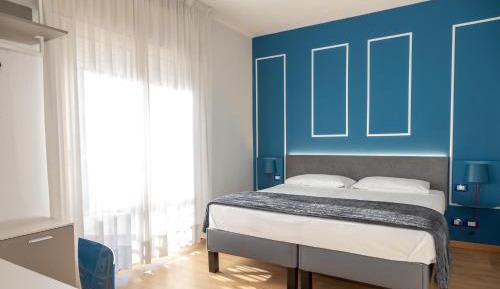 Double Room with Balcony with Partial Seaview