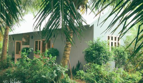 Bungalow with Garden View