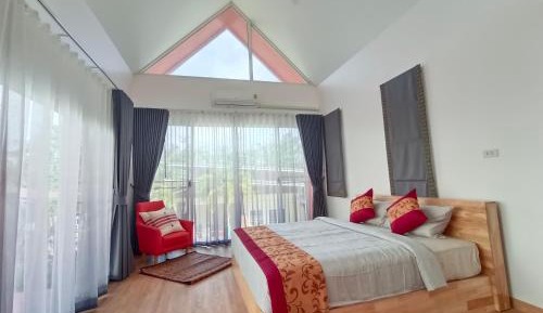 Suite with Pool View