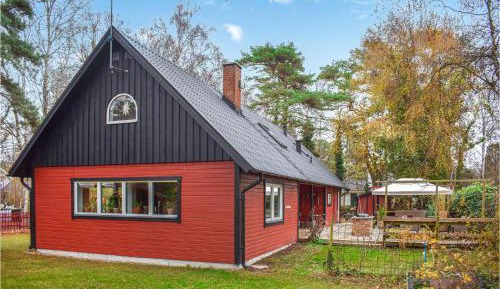 Three-Bedroom Holiday Home 