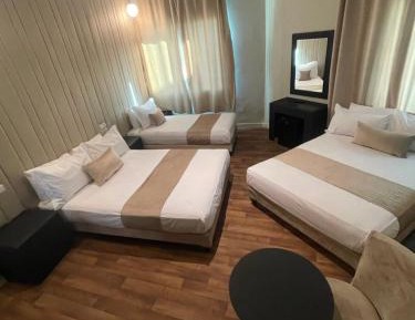 Deluxe Family Room