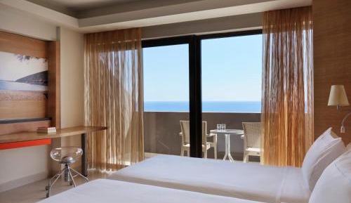 Double or Twin Room with Premium Front Sea View