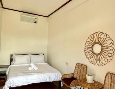 Queen Room with Pool View