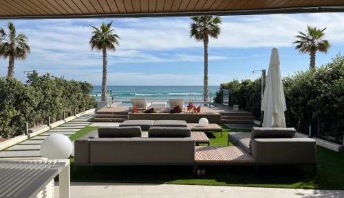 Villa - Beach Front