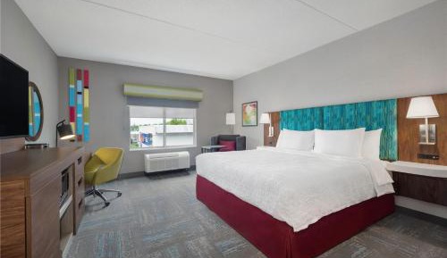 King Room with Microwave and Fridge