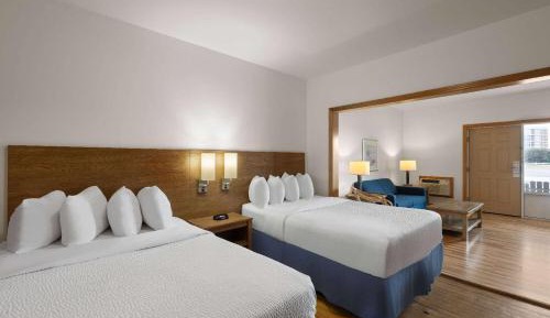 Suite with Two Double Beds Non Smoking First or Second Floor