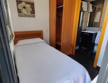 Single Room with Private Bathroom