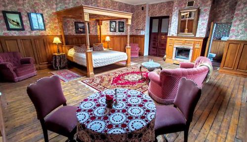 Deluxe Queen Room