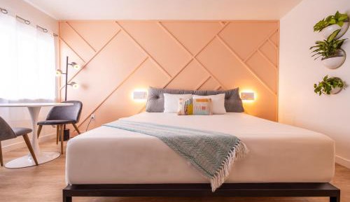 Standard King Room