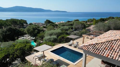 Four-Bedroom Villa with Private Pool - Maio