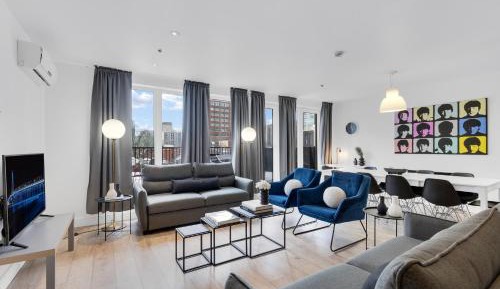 Three-Bedroom Apartment with Balcony