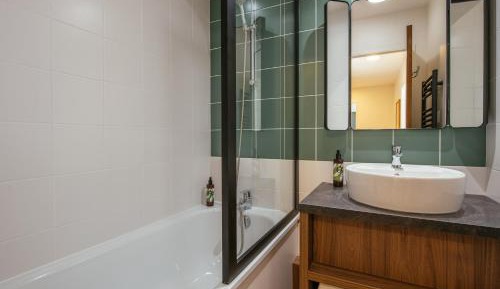 One-Bedroom Apartment (3 Adults)