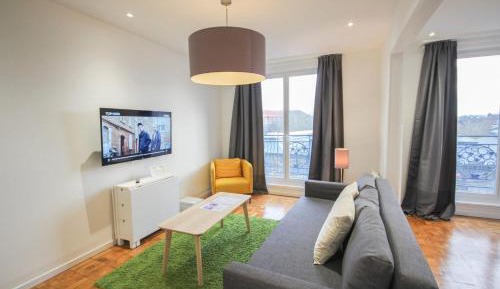 One-Bedroom Apartment