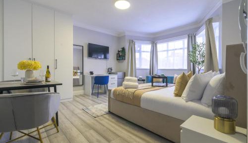 Deluxe King Room