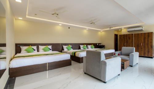 Spacious Premium Room With Living Area