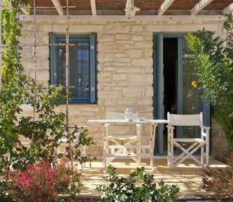 Apartment with Garden View