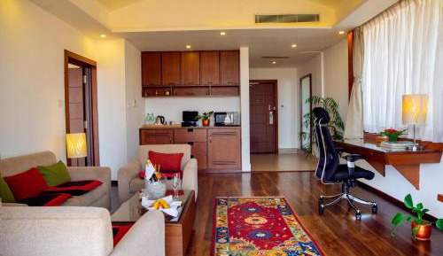 Executive Mountain View Suite with Bathtub