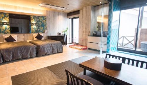 Modern Western-Style Junior Suite Room - Non-Smoking - Small Dog Friendly