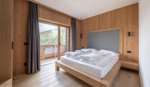 Family Room with Mountain View
