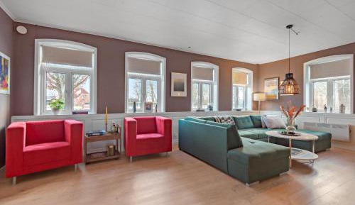 Four-Bedroom Holiday Home
