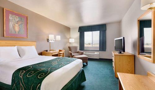 Queen Room - Non-Smoking