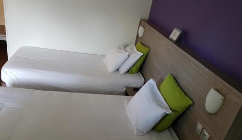 Standard Room - 2 Single Beds 1 Junior Bed Up To 10 Years